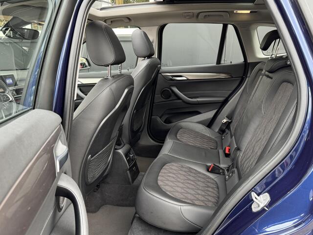 BMW X1 sDrive20i High Executive Automaat 192PK/Pano/Elek stoelen/Trekhaak/Head Up/