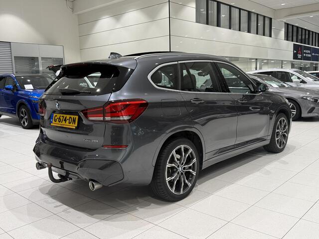 BMW X1 sDrive20i High Executive Edition | M-Sport | Panoramadak | Trekhaak | Stoelverwarming |