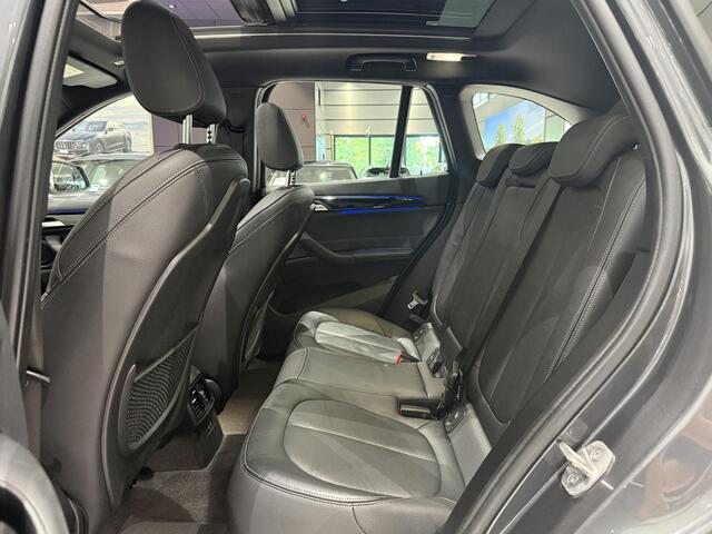 BMW X1 sDrive20i High Executive Edition | M-Sport | Panoramadak | Trekhaak | Stoelverwarming |