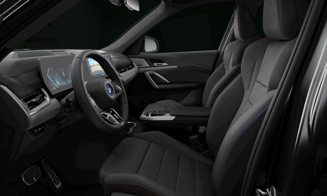 BMW X1 xDrive30e | M-Sport | Live Cockpit | Panorama | Leder/Alcantara | Memory | H&K | Head-Up | ACC | Frozen Grey
