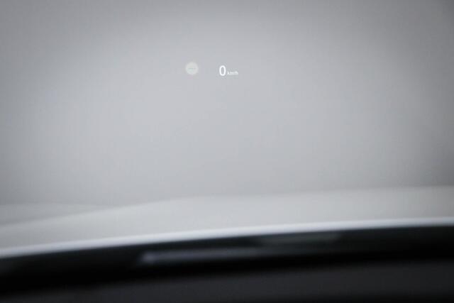 BMW X1 sDrive20i High Executive Edition | PANORAMADAK | HEAD UP | LEDER | HARMAN KARDON | DAB | TREKHAAK | 19"