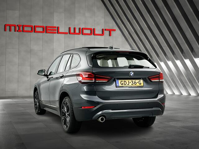 BMW X1 sDrive18i High Exe. Shadow-Line Pano-dak/Leder/18'LMV/Navi+ Keyless Start