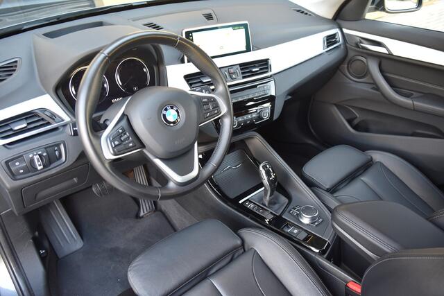 BMW X1 sDrive20i Orange Edition II * X-Line * Head-Up * Sportstoel * LED * Lichtpakket * Achteruitrijcamera *