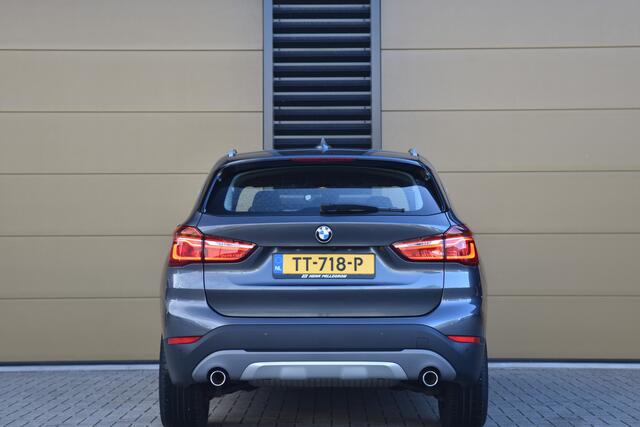 BMW X1 sDrive20i Orange Edition II * X-Line * Head-Up * Sportstoel * LED * Lichtpakket * Achteruitrijcamera *