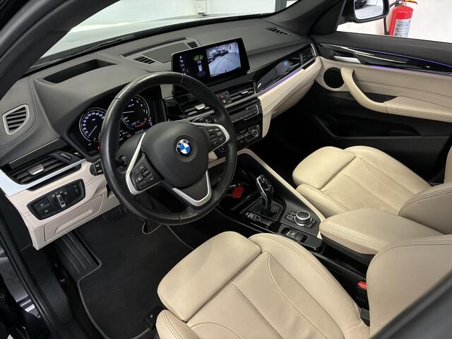 BMW X1 sDrive20i Business Edition Plus | TREKHAAK | PANO | CAMERA | CARPLAY |