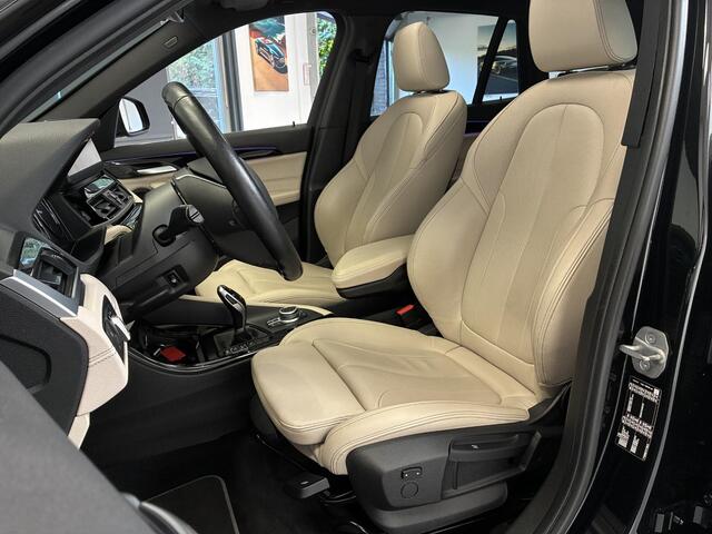 BMW X1 sDrive20i Business Edition Plus | TREKHAAK | PANO | CAMERA | CARPLAY |