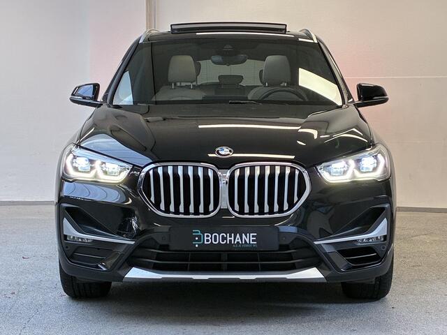 BMW X1 sDrive20i Business Edition Plus | TREKHAAK | PANO | CAMERA | CARPLAY |
