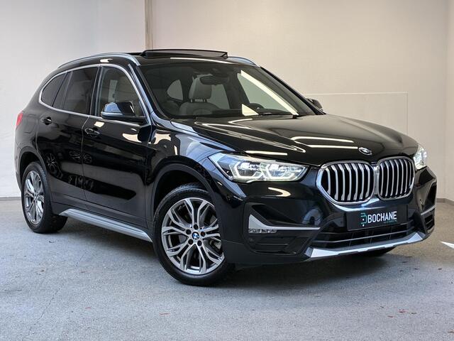 BMW X1 sDrive20i Business Edition Plus | TREKHAAK | PANO | CAMERA | CARPLAY |