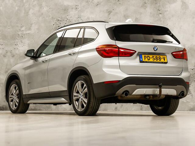 BMW X1 sDrive20i Executive 192Pk Automaat (NAVIGATIE, CLIMATE, TREKHAAK, SPORTSTOELEN, GETINT GLAS, PARKEERSENSOREN, NIEUWSTAAT)