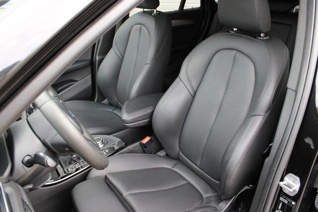 BMW X1 sDrive18i Camera | Stoelverwarming | Navi | Leder | Stoelverwarming | Sportline | Zwarte Velgen | DAB