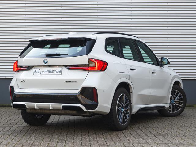 BMW X1 xDrive25e M-Sport - Stoelverwarming - Camera - Adaptive LED