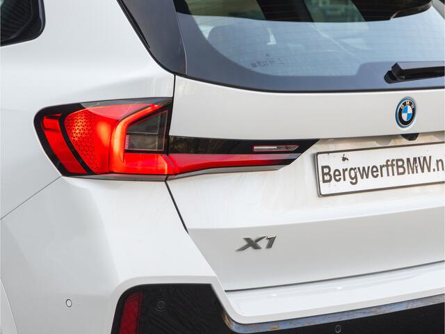 BMW X1 xDrive25e M-Sport - Stoelverwarming - Camera - Adaptive LED