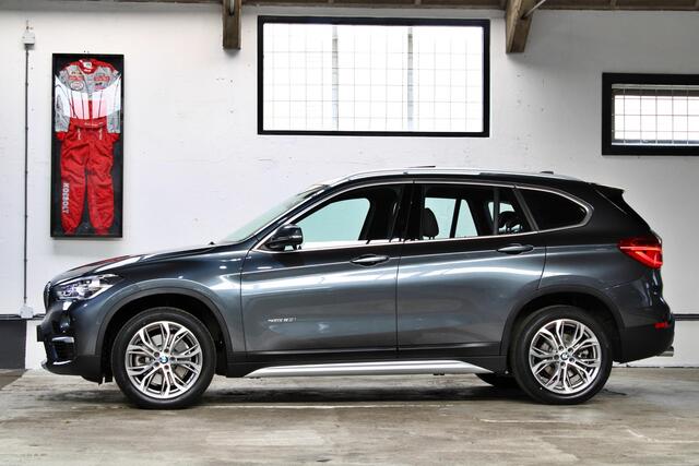 BMW X1 sDrive20i High Executive xLine | Panoramadak | LED | Leder | HUD | NL geleverd