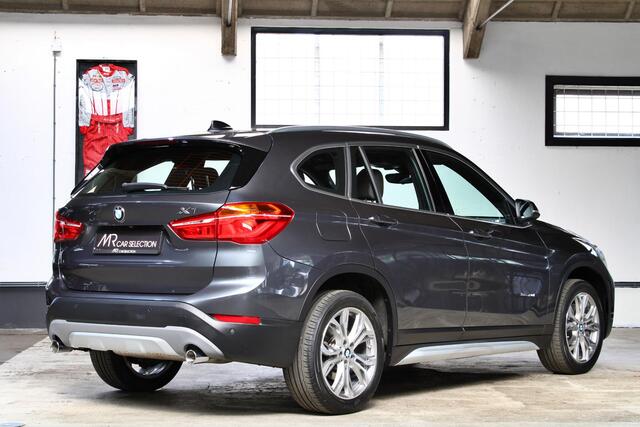 BMW X1 sDrive20i High Executive xLine | Panoramadak | LED | Leder | HUD | NL geleverd
