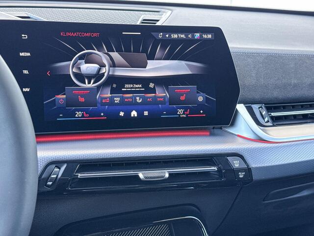 BMW X1 xDrive30e M-Sport Pro / 20 inch / Glazendak / Driving Assistant Plus / Trekhaak / Head Up Display