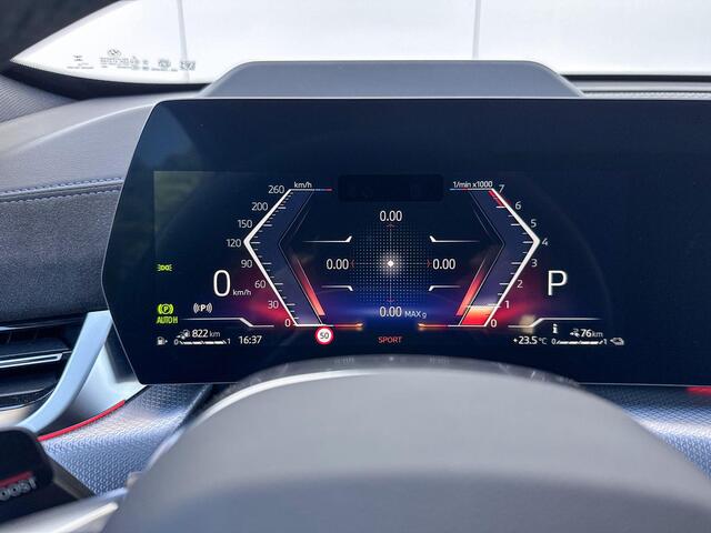 BMW X1 xDrive30e M-Sport Pro / 20 inch / Glazendak / Driving Assistant Plus / Trekhaak / Head Up Display