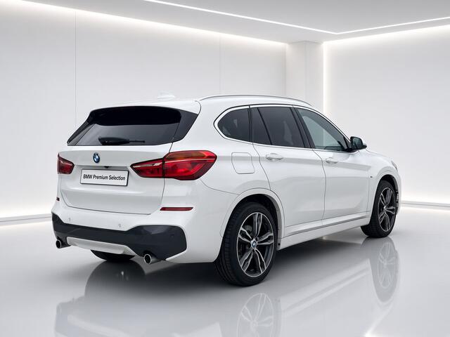 BMW X1 xDrive25i High Executive | 232 pk | M-Sport | 19" | Head-Up | Trekhaak | Panorama | Harman Kardon