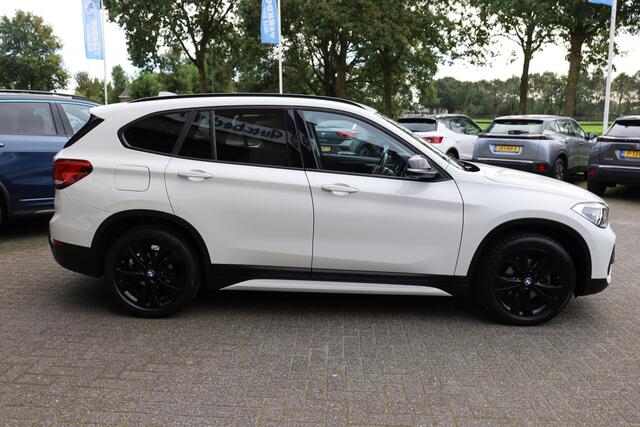 BMW X1 sDrive18i High Executive TREKHAAK-AFN STOELVERW. CAMERA ELEC.KLEP NAVI CRUISE DAB CRUISE CLIMA 2XPDC 18''LMV