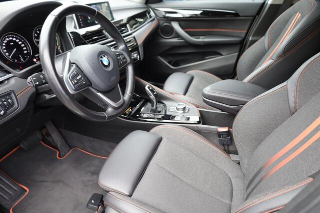 BMW X1 sDrive18i High Executive TREKHAAK-AFN STOELVERW. CAMERA ELEC.KLEP NAVI CRUISE DAB CRUISE CLIMA 2XPDC 18''LMV