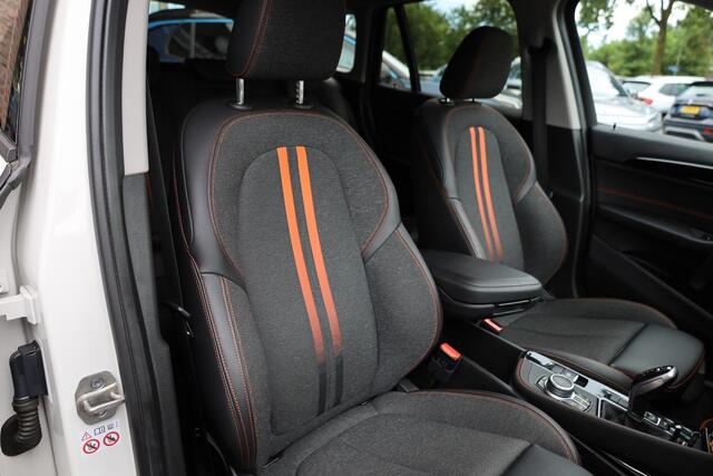 BMW X1 sDrive18i High Executive TREKHAAK-AFN STOELVERW. CAMERA ELEC.KLEP NAVI CRUISE DAB CRUISE CLIMA 2XPDC 18''LMV