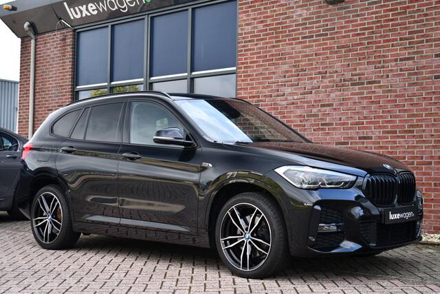 BMW X1 xDrive25e 220pk M-Sport 19inch Leder Stuurverw LED El-klep DAB BTW-auto!