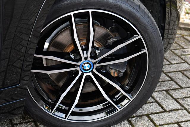 BMW X1 xDrive25e 220pk M-Sport 19inch Leder Stuurverw LED El-klep DAB BTW-auto!