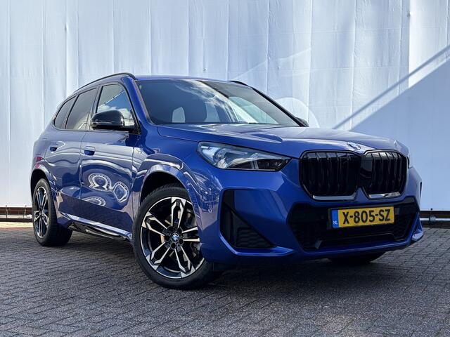 BMW X1 sDrive20i M-Sport Carplay Sportzetels Zwarte hemel PORTIMAO BLAU METALLIC
