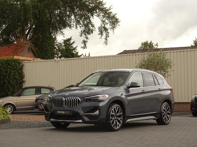 BMW X1 xDrive25e High Ex. | Stormbay | Camera | Trekhk afn | Elek.st. | Leer | 19 inch | Uniek!