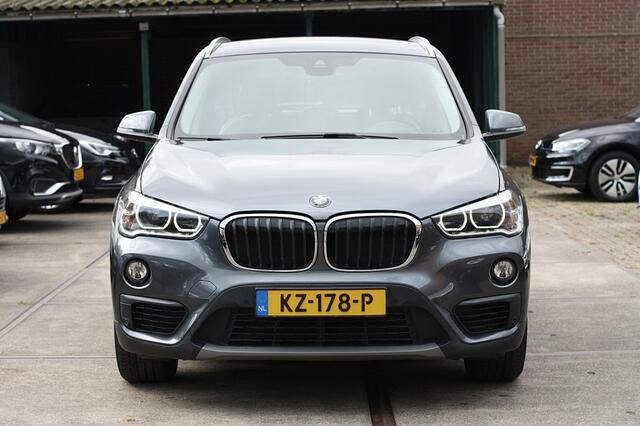 BMW X1 sDrive20i High Executive / NAP / Nieuwstaat 1ste Eig. / Trekhaak / Leder