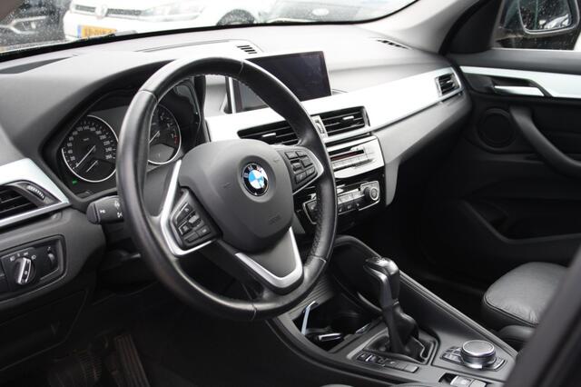 BMW X1 sDrive20i High Executive / NAP / Nieuwstaat 1ste Eig. / Trekhaak / Leder