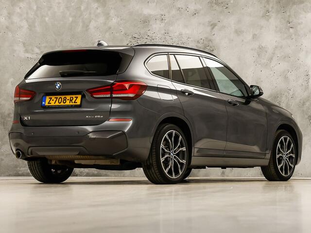 BMW X1 xDrive25e M Sport High Executive 221Pk Automaat (PANORAMADAK, M PAKKET, GROOT NAVI, LEDER, STOELVERWARMING, SPORTSTOELEN, GETINT GLAS, SFEERVERLICHTING, NIEUWSTAAT)
