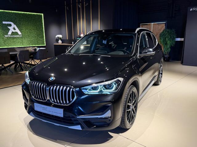 BMW X1 xDrive25e High-Exe Camera|Leer|LED|220pk 2021 Zwart Metallic