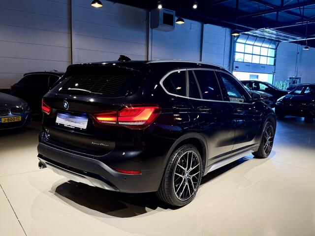 BMW X1 xDrive25e High-Exe Camera|Leer|LED|220pk 2021 Zwart Metallic