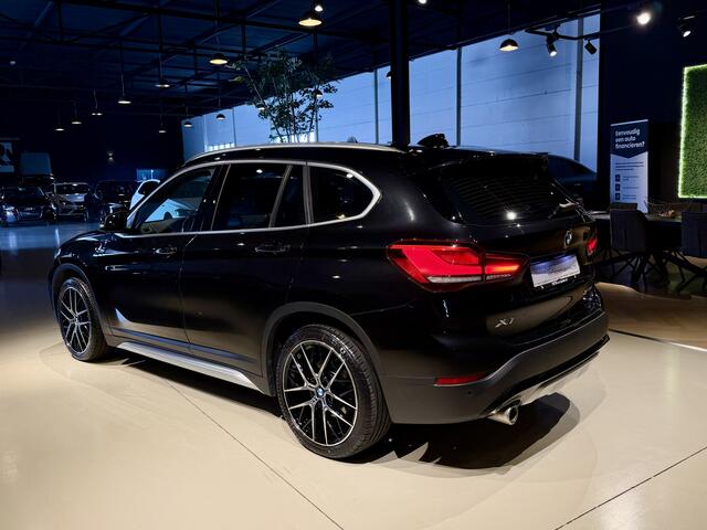 BMW X1 xDrive25e High-Exe Camera|Leer|LED|220pk 2021 Zwart Metallic