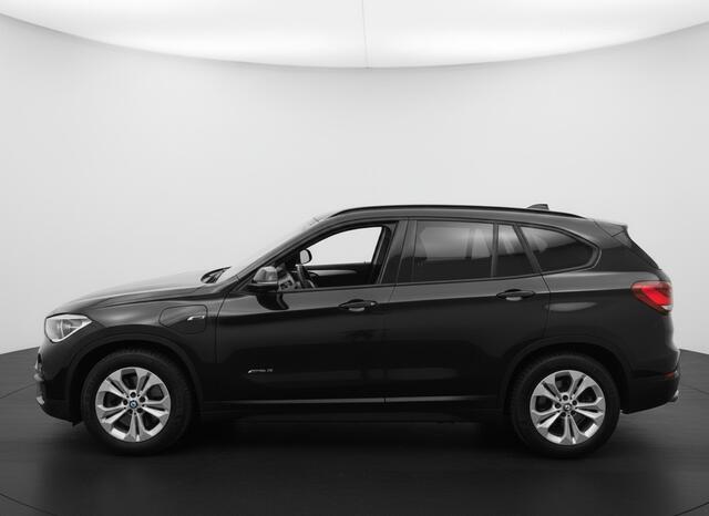 BMW X1 xDrive25e Executive CAMERA/NAVI/HEAD-UP