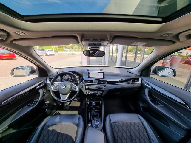 BMW X1 xDrive25e X Line Plugin | Panorama | Leder | Widescreen | Zeer nette staat! | Incl. BTW