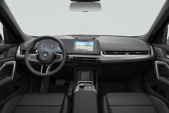 BMW X1 xDrive25e M-Sport Pro / 19 '' / Head Up Display / Glazendak / Harman Kardon / Sportstoelen