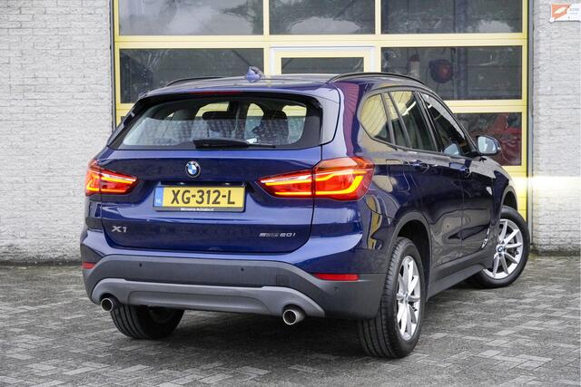 BMW X1 sDrive20i 192PK! Automaat Executive BJ2019 Lmv 17" | Led V+A | Pdc | Elek. achterklep | Navi | Climate control | Cruise control | Sportstuur | Getint glas