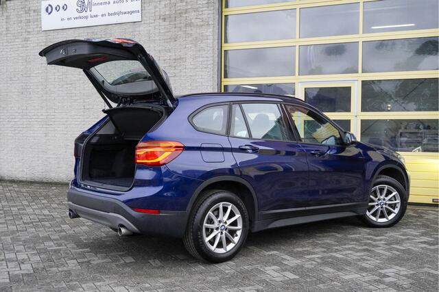 BMW X1 sDrive20i 192PK! Automaat Executive BJ2019 Lmv 17" | Led V+A | Pdc | Elek. achterklep | Navi | Climate control | Cruise control | Sportstuur | Getint glas
