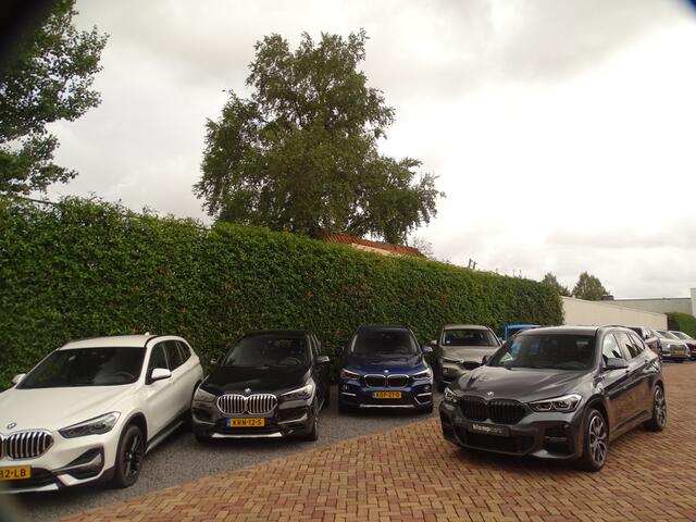 BMW X1 sDrive20i M-Sport | HUD | Trekhk | Camera | Carplay | 19 inch Unieke kmstand!