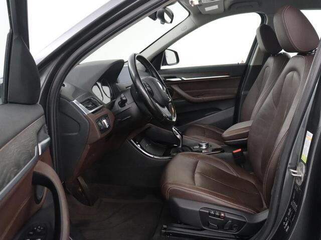 BMW X1 xDrive20i High Executive | Trekhaak | LED | Stoelverwarming | Keyless | Camera |