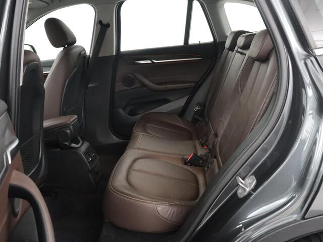 BMW X1 xDrive20i High Executive | Trekhaak | LED | Stoelverwarming | Keyless | Camera |