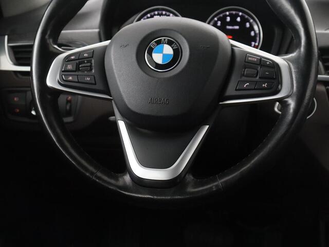 BMW X1 xDrive20i High Executive | Trekhaak | LED | Stoelverwarming | Keyless | Camera |