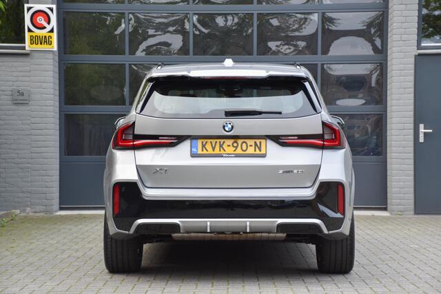 BMW X1 sDrive20i | M sport | Electr. trekhaak | Leer | ACC