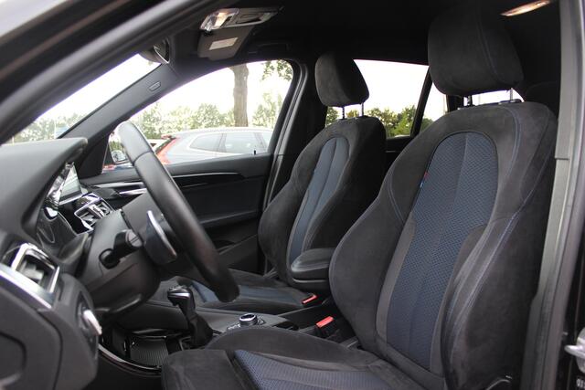 BMW X1 xDrive20i High Exe. M Sport / Trekhaak / Camera / Alcantara / Keyless / 19'' / Navigatie / Stoelverwarming / DAB / Cruise Control – foto 4