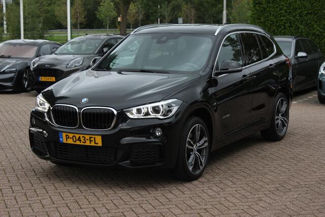 BMW X1 xDrive20i High Exe. M Sport / Trekhaak / Camera / Alcantara / Keyless / 19'' / Navigatie / Stoelverwarming / DAB / Cruise Control – foto 6