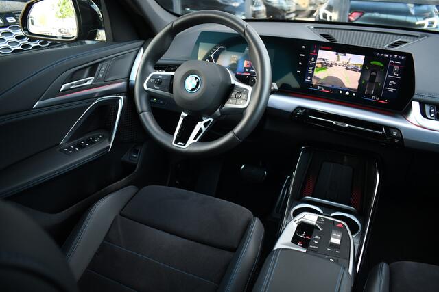 BMW X1 xDrive25e M-Sport Trekhaak Premium ACC-voorbereiding 18inch Camera AC-Snelladen