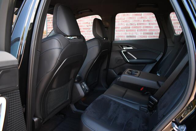 BMW X1 xDrive25e M-Sport Trekhaak Premium ACC-voorbereiding 18inch Camera AC-Snelladen