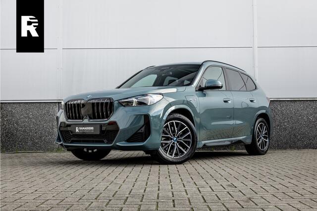 BMW X1 xDrive30e Pano / Leder / Harman Kardon / 360 camera / Head-up / Massage stoel /