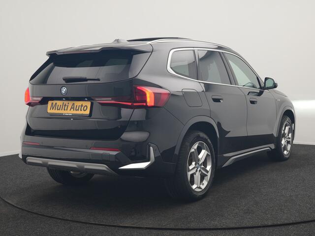 BMW X1 xDrive30e X Line PHEV 326pk Dealer O.H. | Trekhaak Af Fabriek | Panodak | Camera | Harman / Kardon | Lederen Voorstoelen Verwarmd | Sfeerverlichting | Apple Carplay | Navigatie | DAB | Cruise Control | Plug In Hybrid |